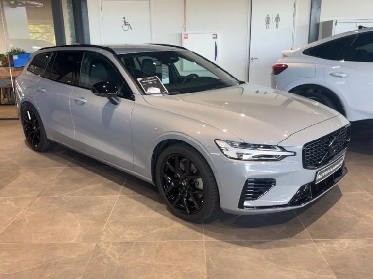 Volvo V60 T6 AWD Wij hebben deze Volvo voorzien van een Stage 1 + Bak Tune, polestar 18 inch zwart gepoedercoate velgen, zwarte grill en heico poiler